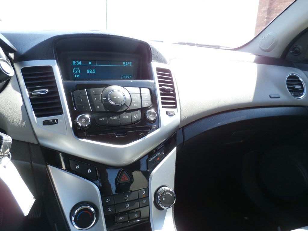 2011 Chevrolet Cruze Image 8