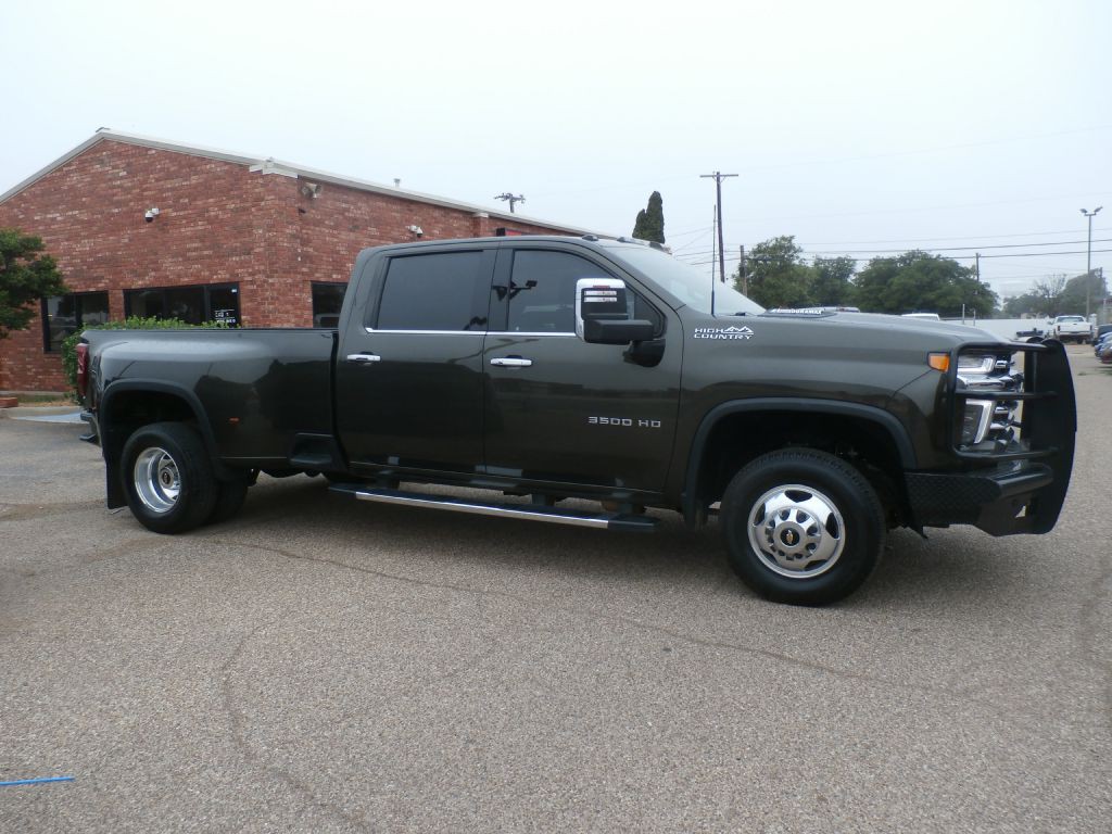 2022 Chevrolet Silverado 1500 Image 1