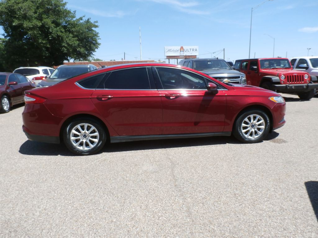 2016 Ford Fusion Image 1