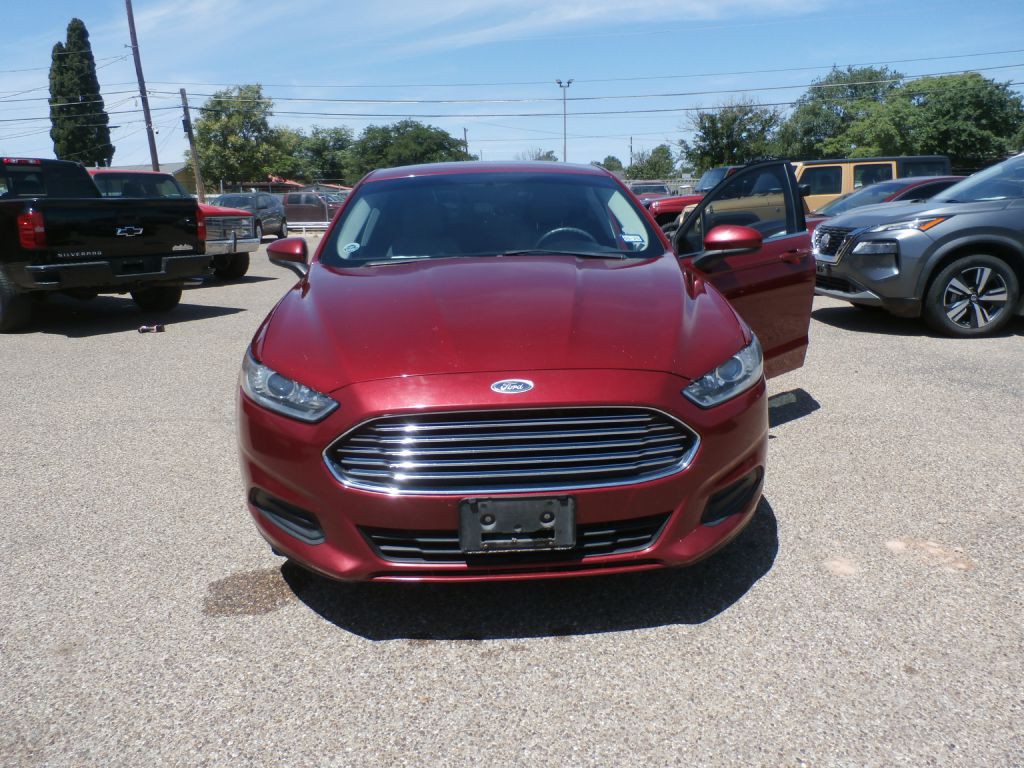 2016 Ford Fusion Image 2