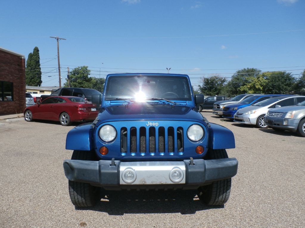 2010 Jeep Wrangler Unlimited Image 2