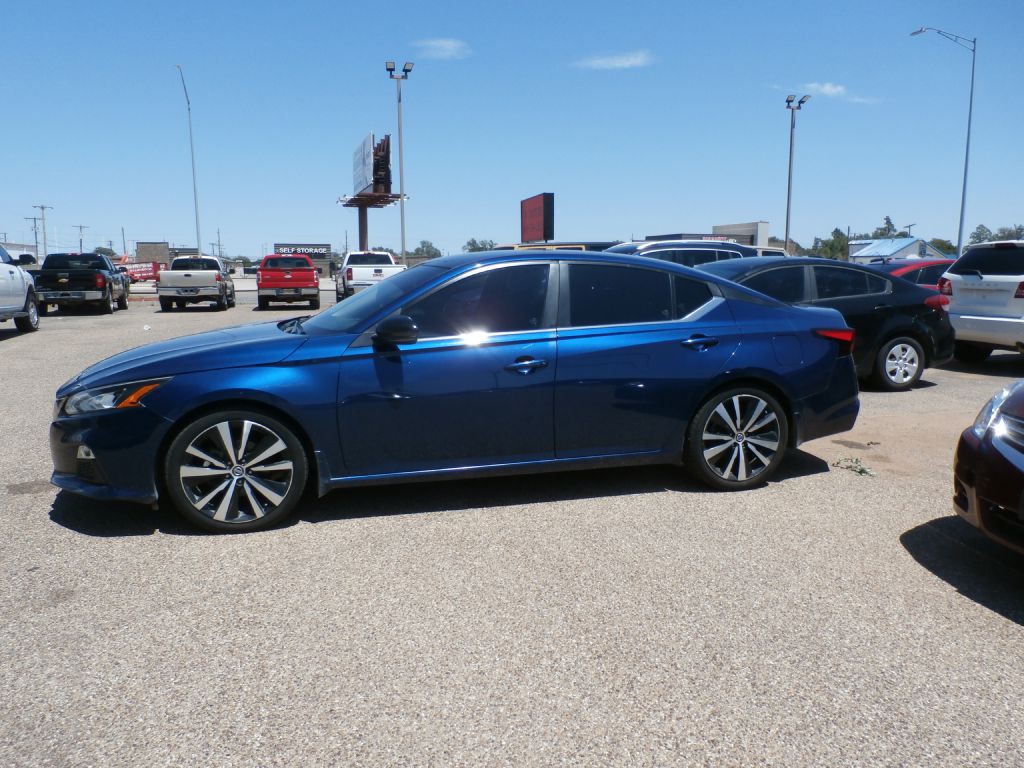 2019 Nissan Altima Image 1
