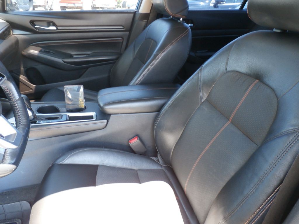 2019 Nissan Altima Image 7