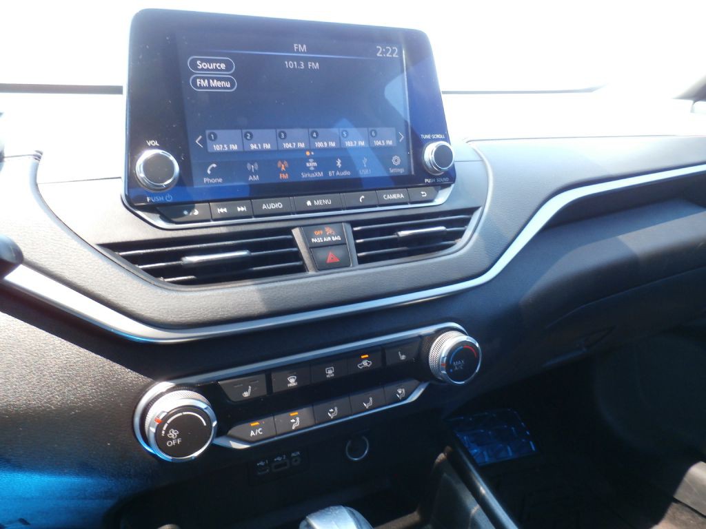 2019 Nissan Altima Image 8