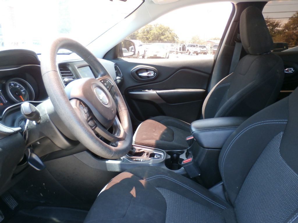 2019 Jeep Cherokee Image 8