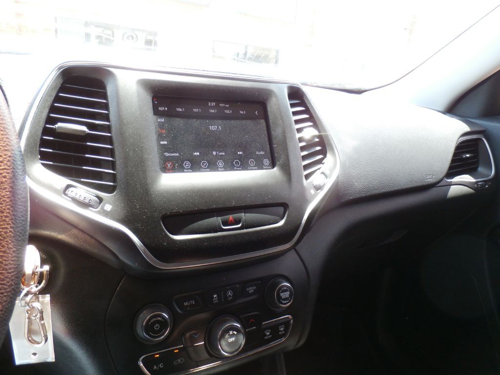 2019 Jeep Cherokee Image 9