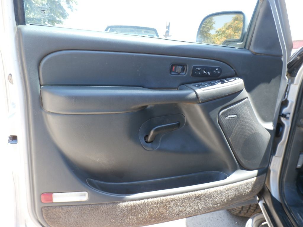 2004 Chevrolet Avalanche Image 6