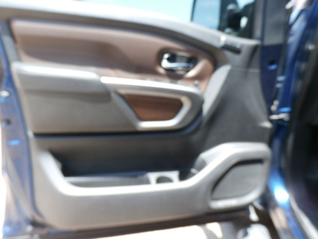 2018 Nissan Titan Image 7