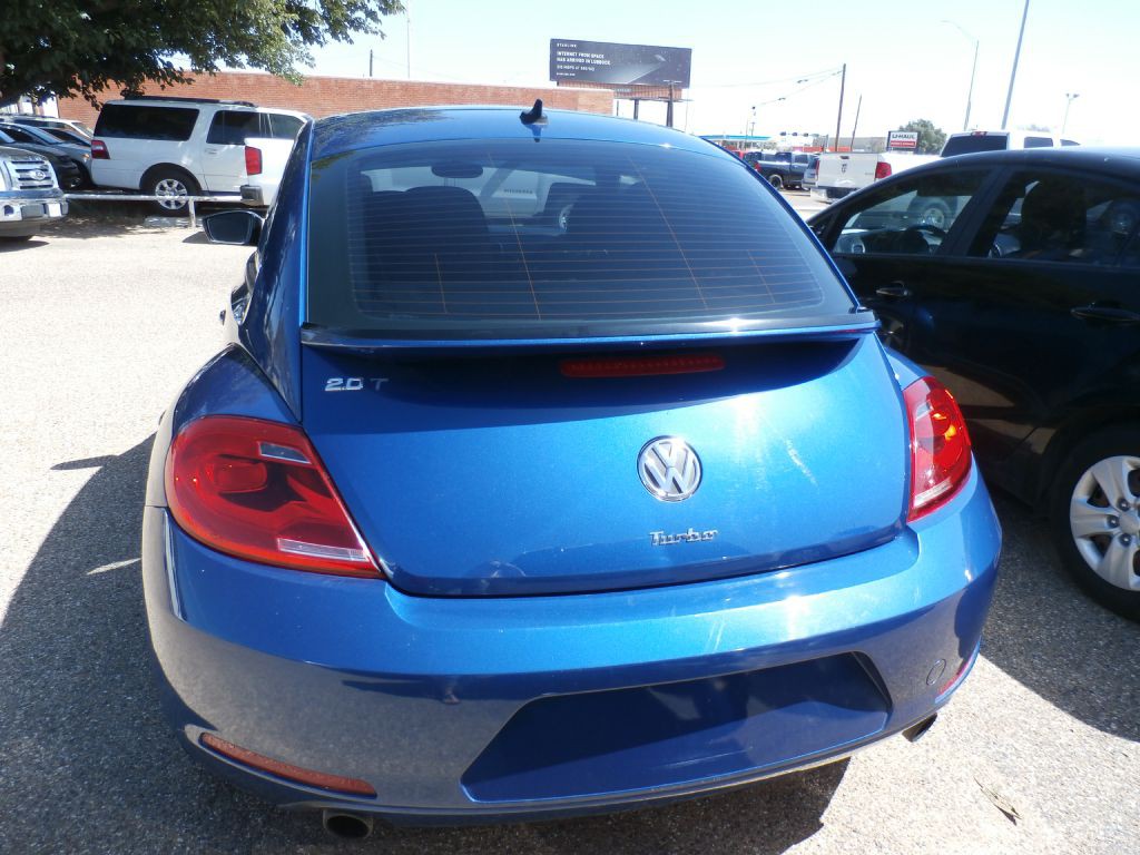 2012 Volkswagen Beetle Image 4