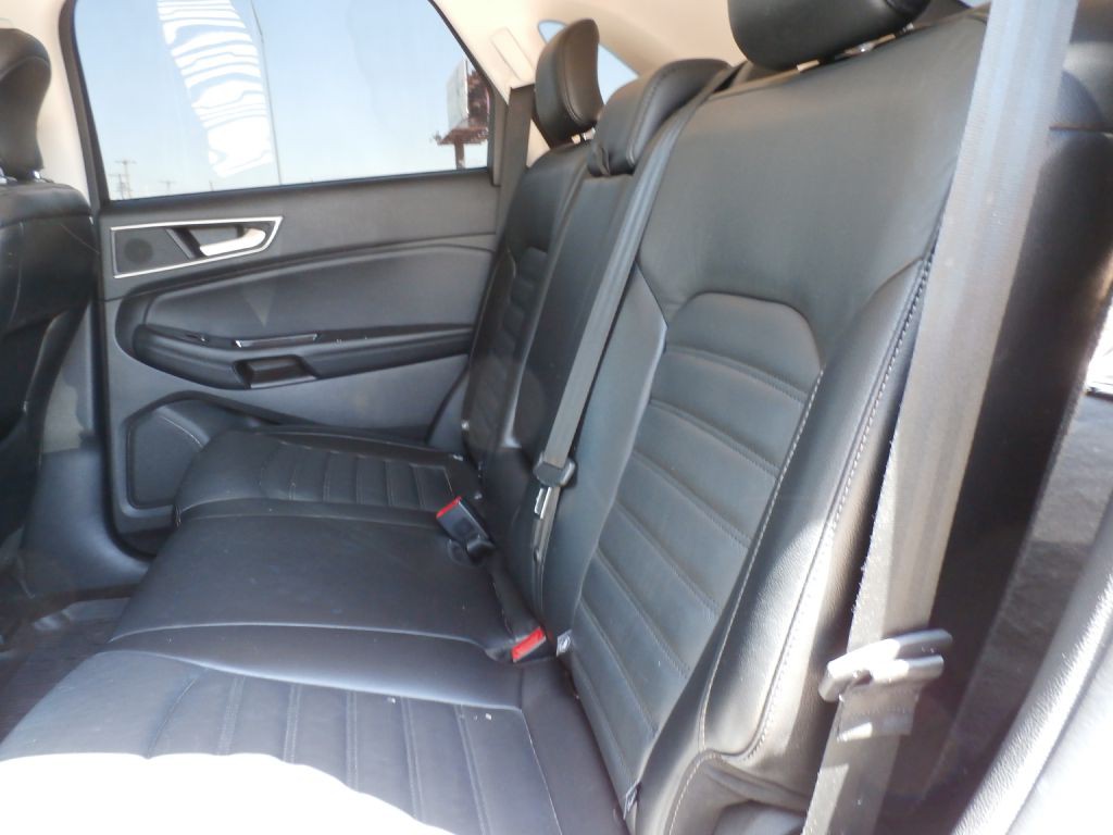 2017 Ford Edge Image 6