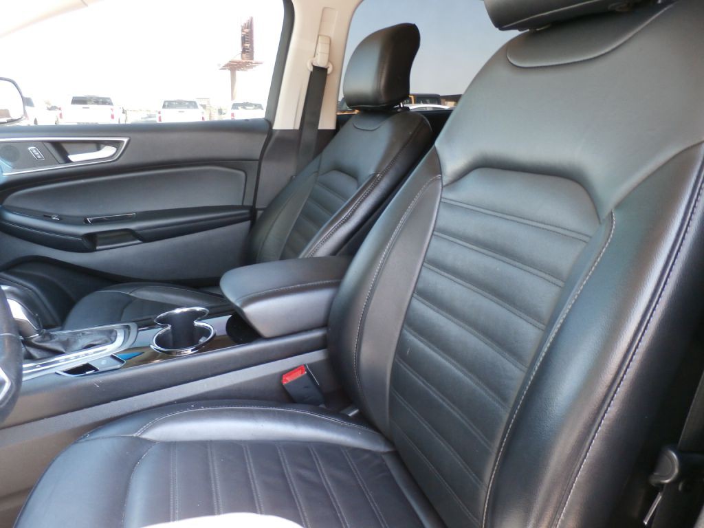2017 Ford Edge Image 8