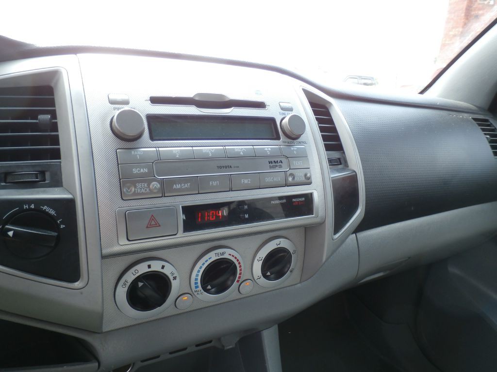 2011 Toyota Tacoma Image 8