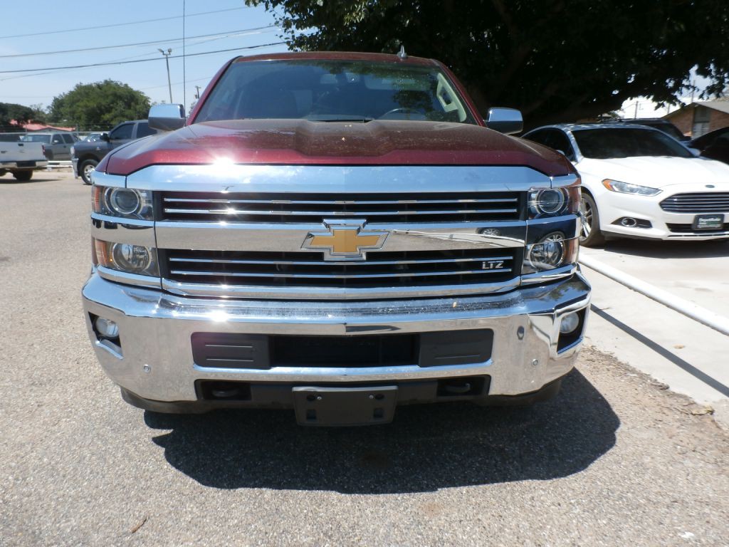 2017 Chevrolet Silverado 1500 Image 2