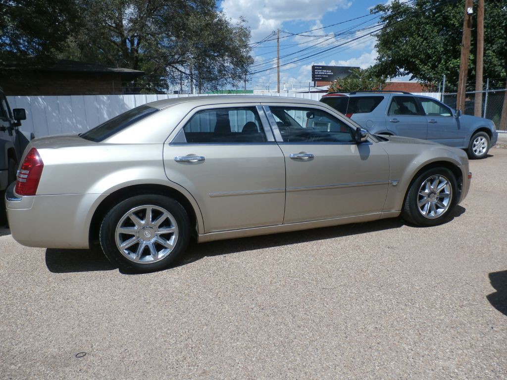 2006 Chrysler 300 Image 3