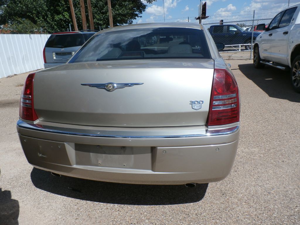 2006 Chrysler 300 Image 4