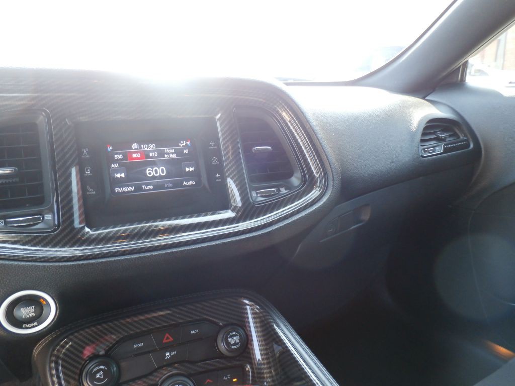 2015 Dodge Challenger Image 8