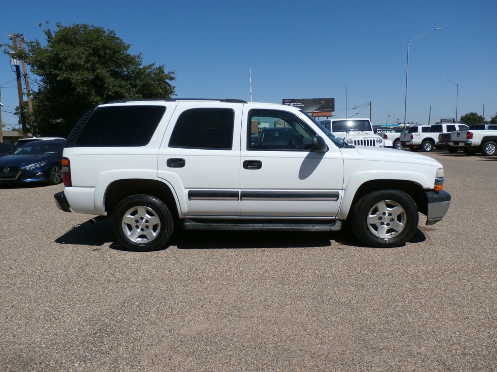2004 Chevrolet Tahoe Image 1