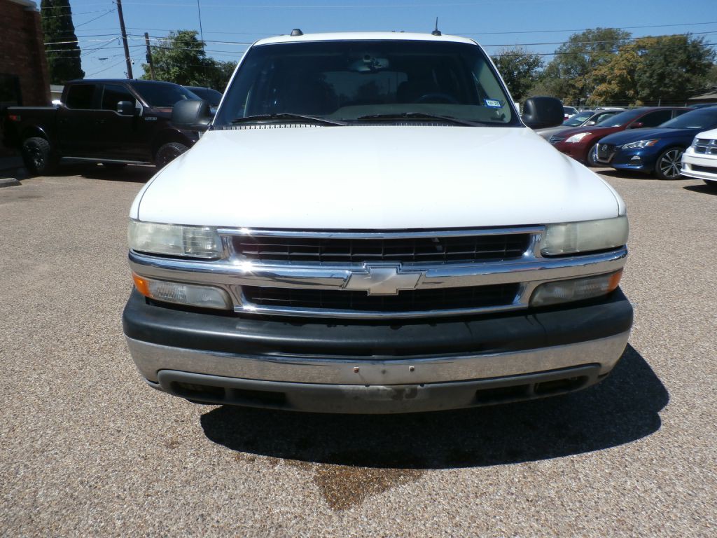 2004 Chevrolet Tahoe Image 2