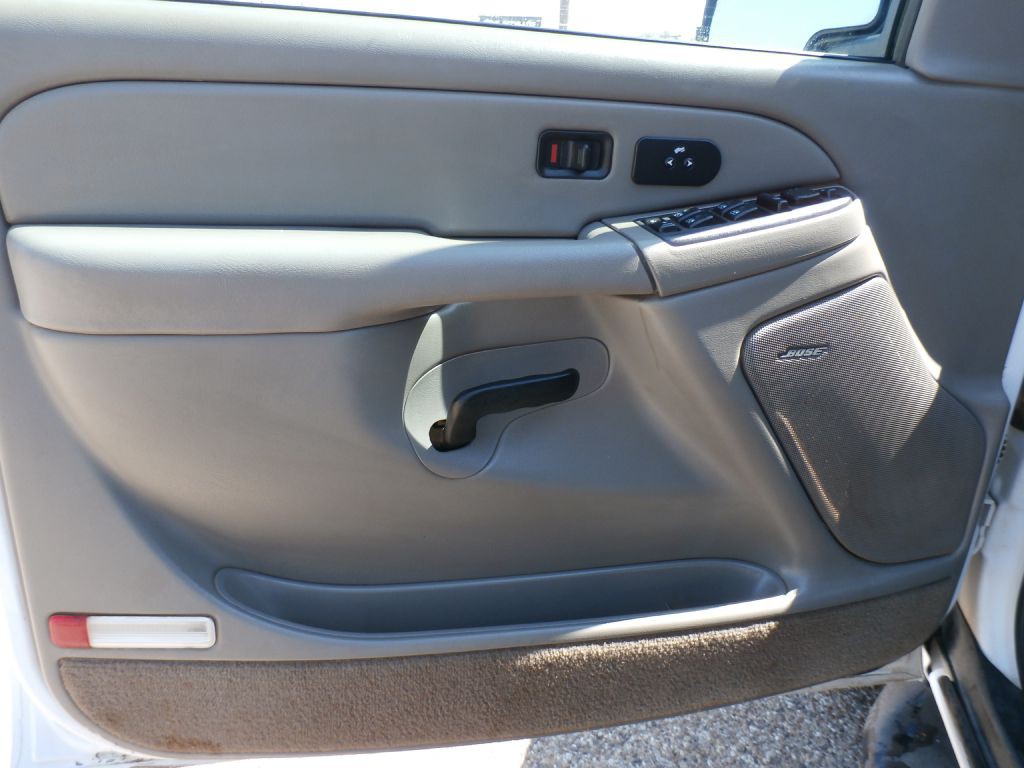2004 Chevrolet Tahoe Image 7