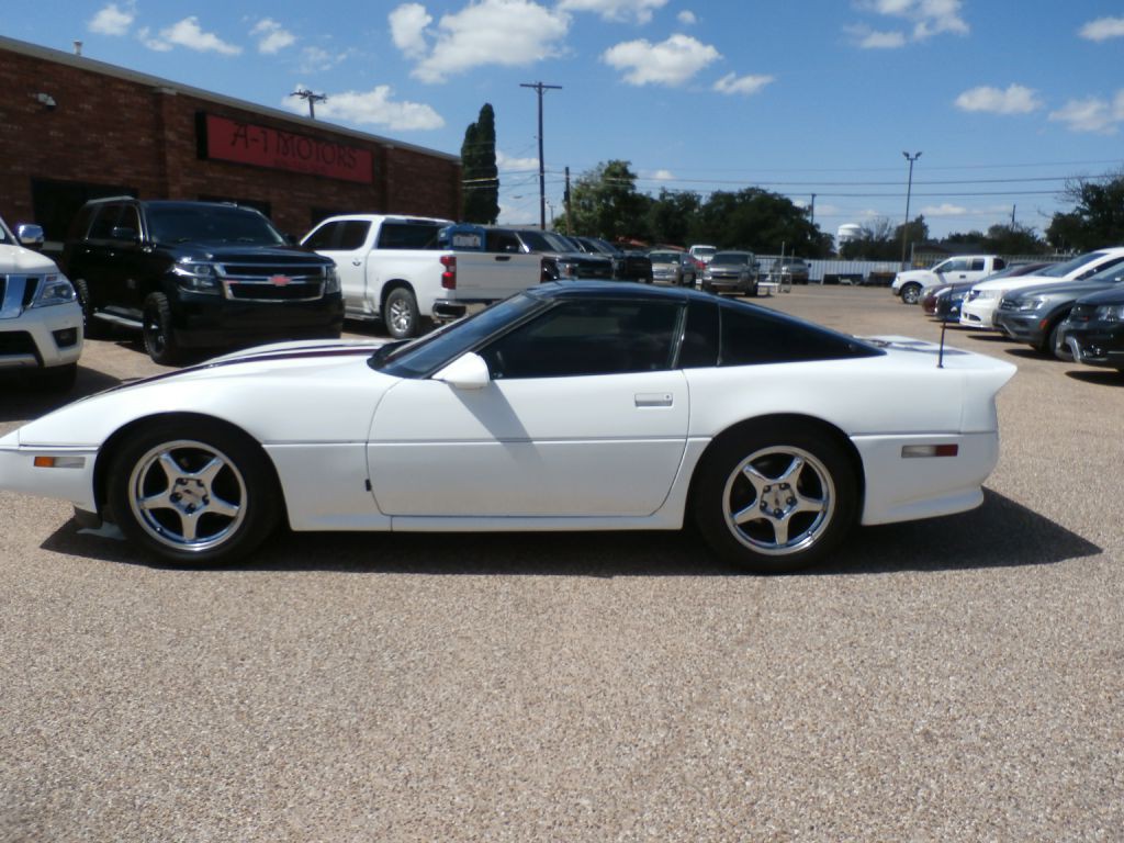 1987 Chevrolet Corvette Image 1
