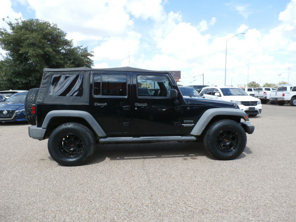 2010 Jeep Wrangler Unlimited Image 1