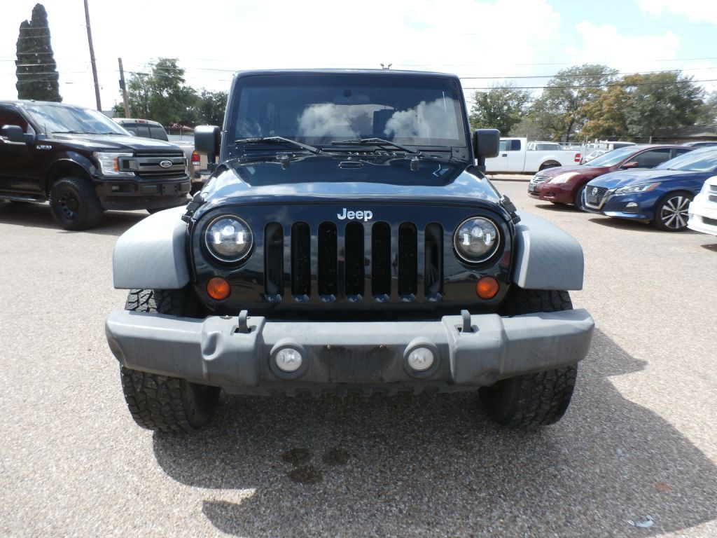 2010 Jeep Wrangler Unlimited Image 2