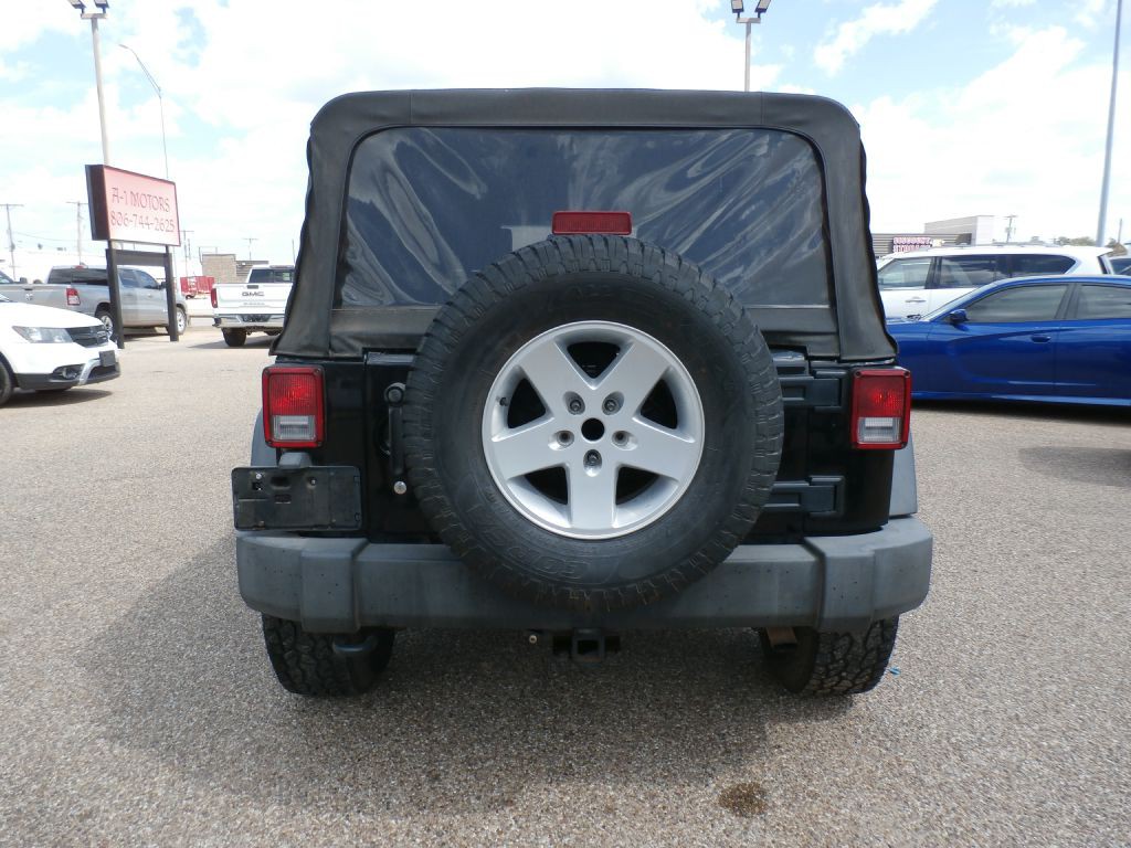 2010 Jeep Wrangler Unlimited Image 4