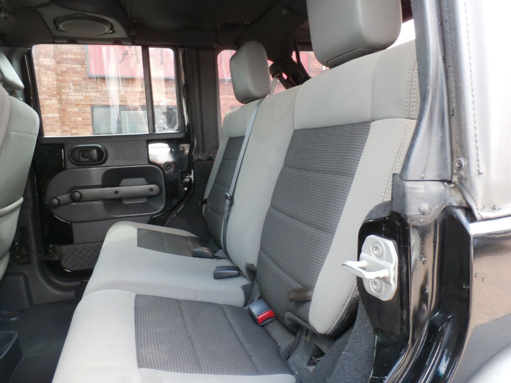 2010 Jeep Wrangler Unlimited Image 5