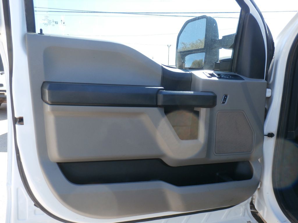 2022 Ford F-350 Image 6