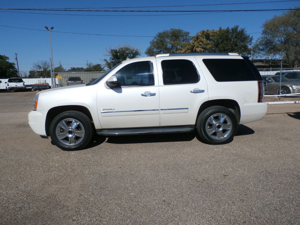 2013 GMC Yukon Image 1