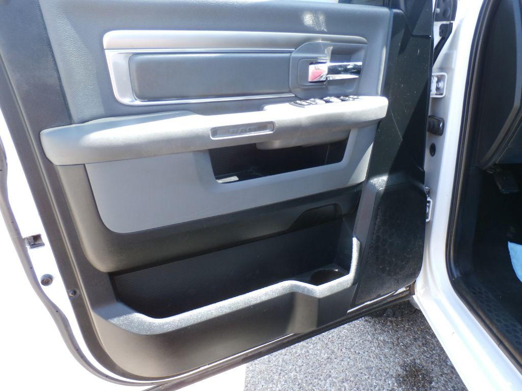 2017 RAM 1500 Image 6