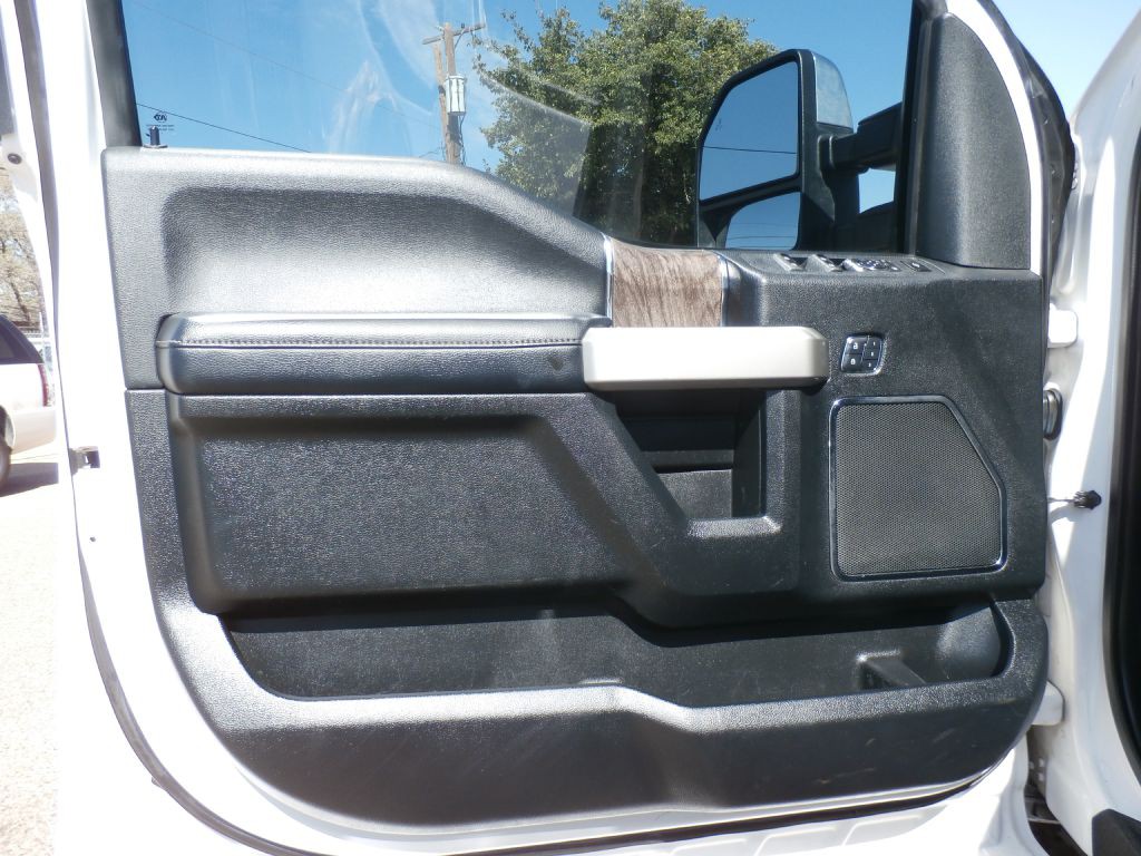 2017 Ford F-250 Image 6