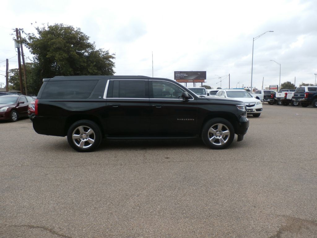 2017 Chevrolet Suburban Image 2