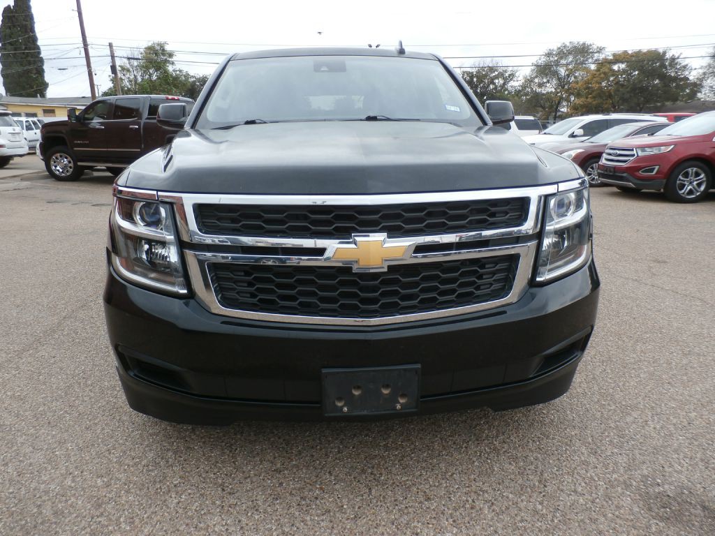 2017 Chevrolet Suburban Image 3