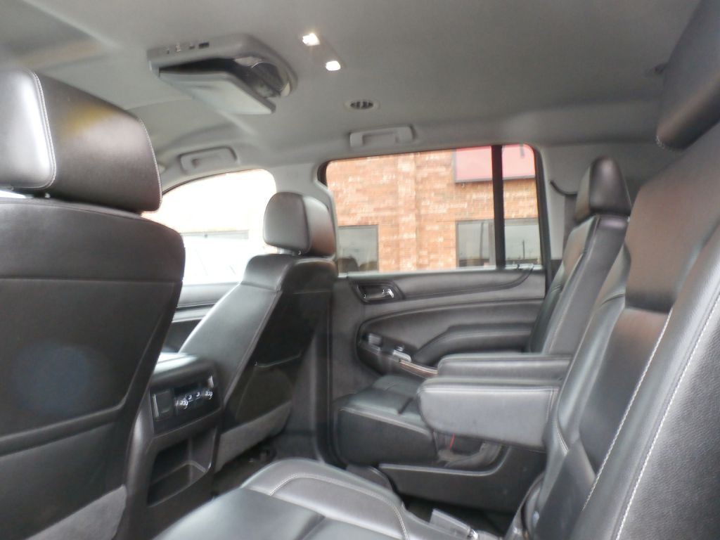 2017 Chevrolet Suburban Image 7