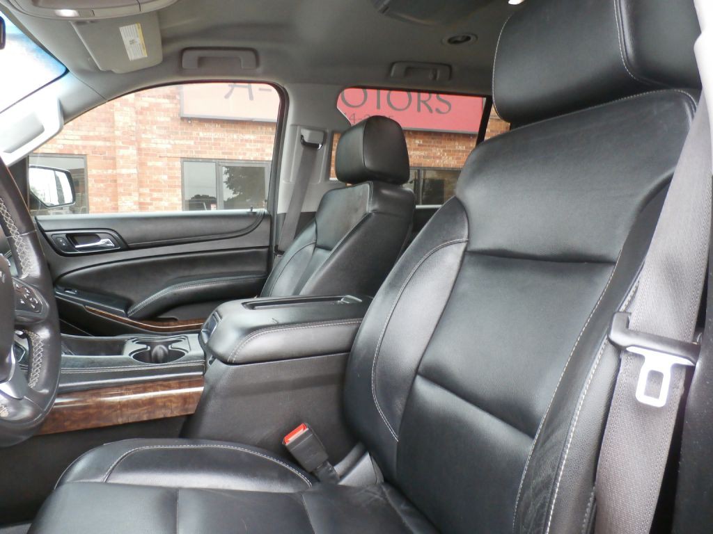 2017 Chevrolet Suburban Image 9