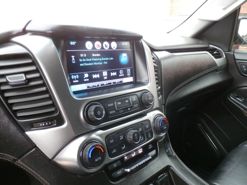 2017 Chevrolet Suburban Image 10