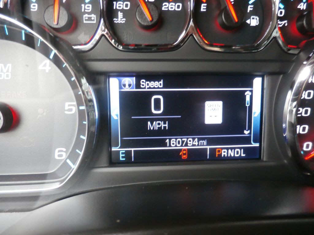 2017 Chevrolet Suburban Image 11