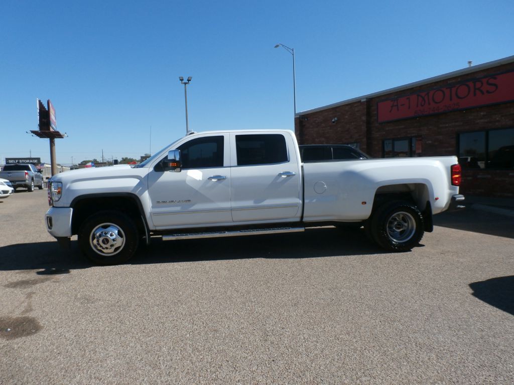 2015 GMC Sierra Image 1