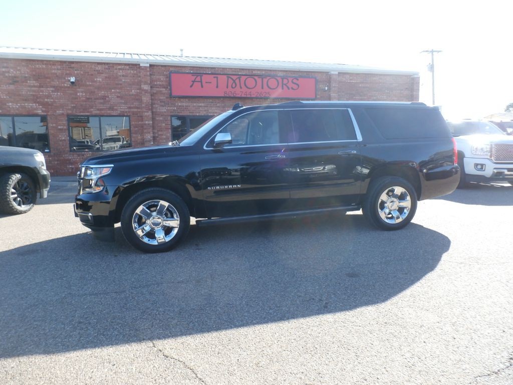 2017 Chevrolet Suburban Image 3