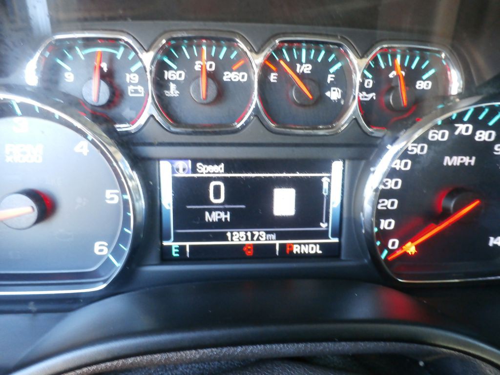 2017 Chevrolet Suburban Image 11