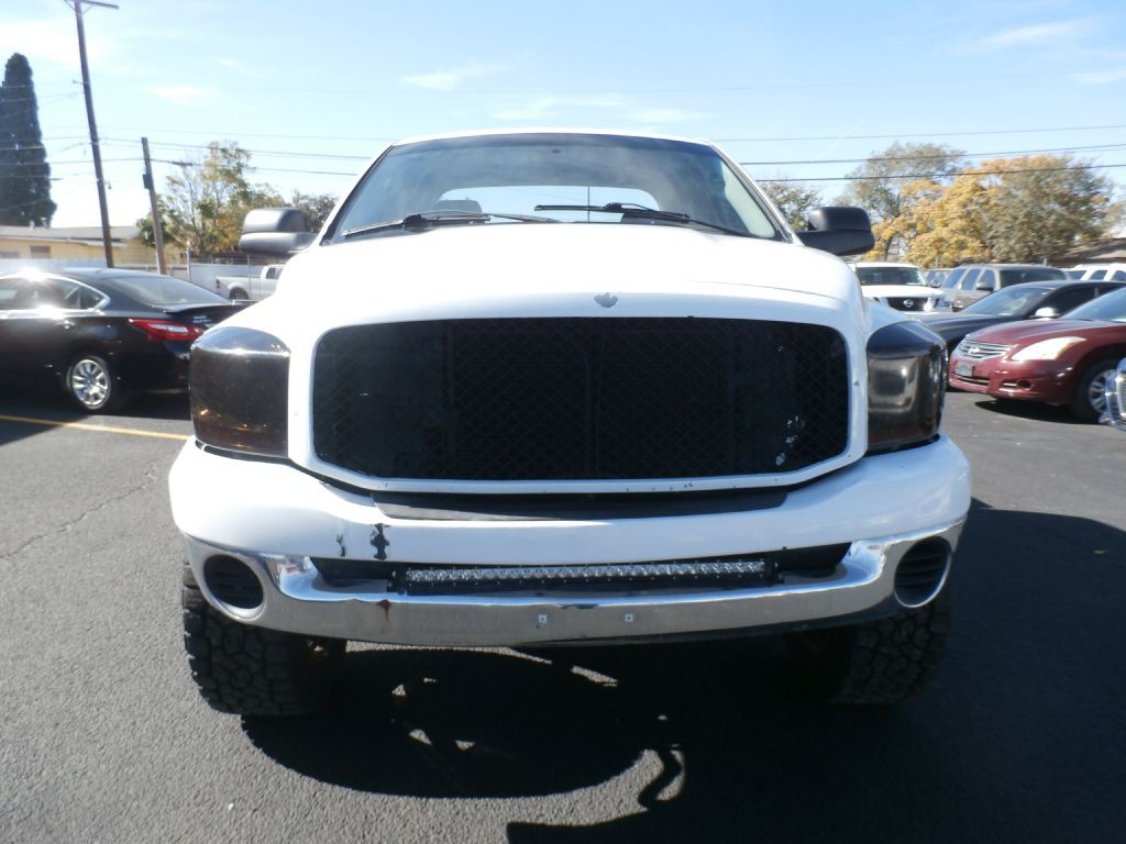 2006 Dodge Ram 3500 Image 2