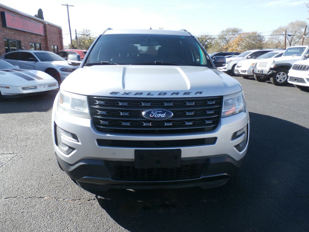 2017 Ford Explorer Image 2