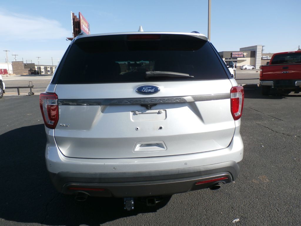 2017 Ford Explorer Image 4