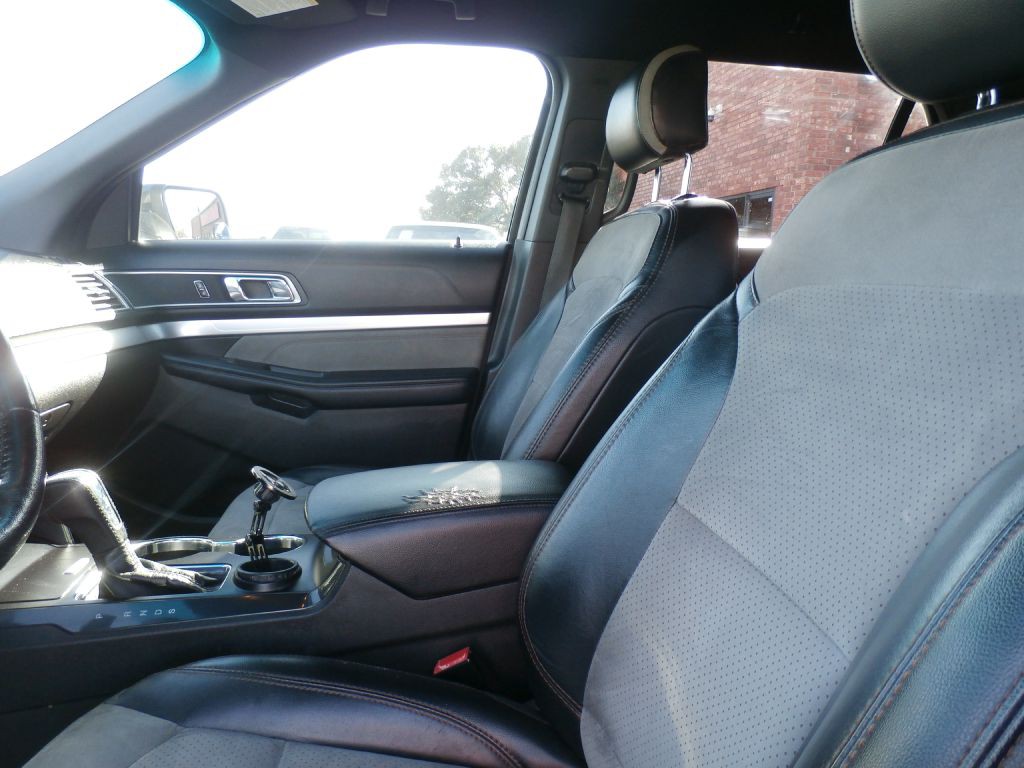 2017 Ford Explorer Image 8