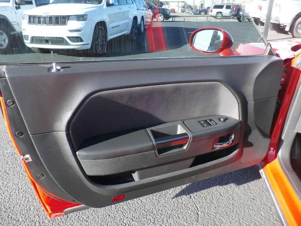 2014 Dodge Challenger Image 5