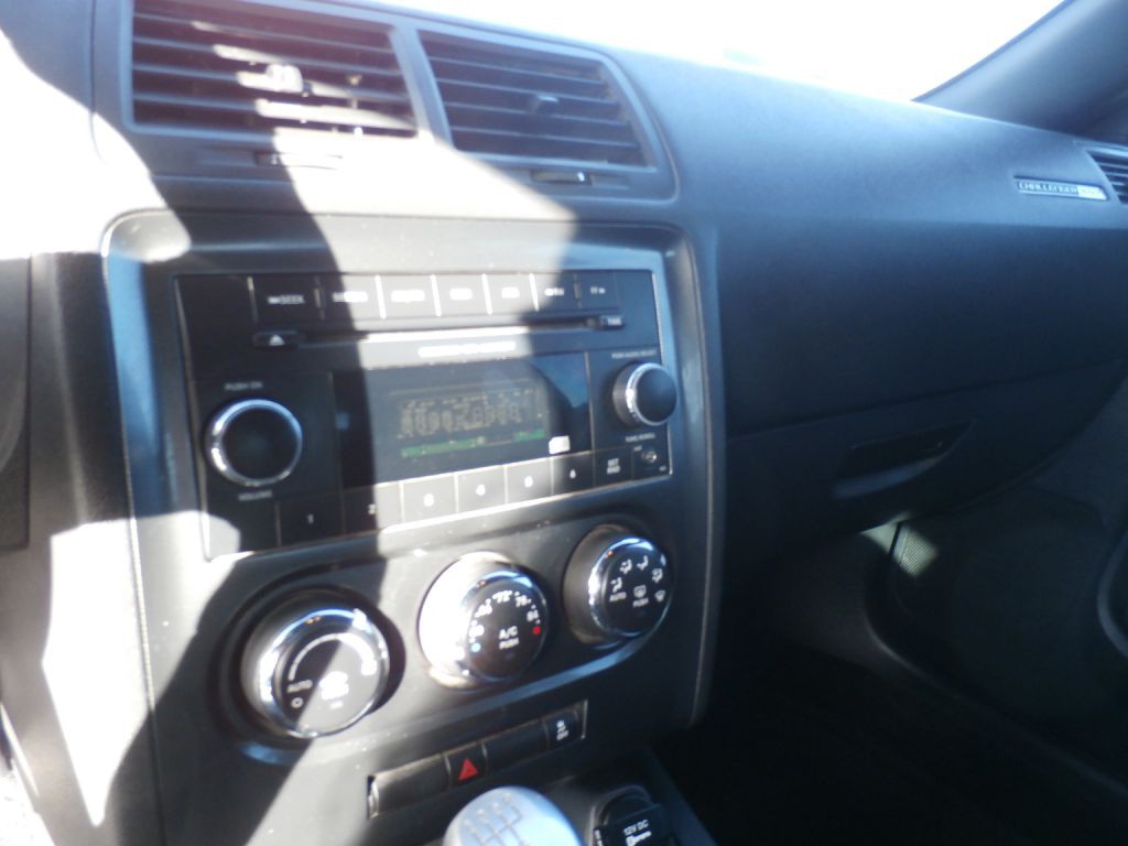 2014 Dodge Challenger Image 7