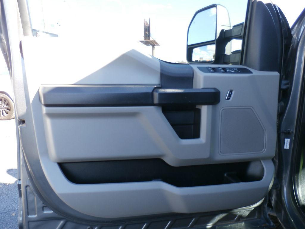 2022 Ford F-250 Image 6