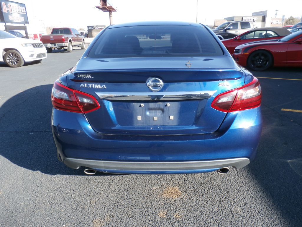 2017 Nissan Altima Image 4