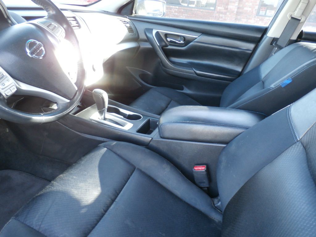2017 Nissan Altima Image 7